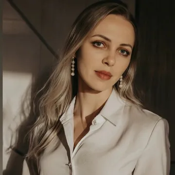Monica Tais, Psicóloga de adultos